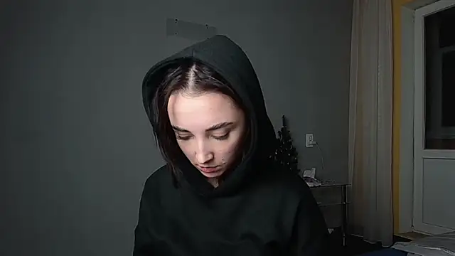 Eva Gloryy online show from February 3, 7:10 pm