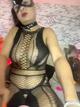 Lili  taylor online show from October 31, 1:39 am