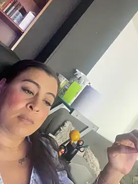 Lili  taylor online show from December 23, 2:09 am