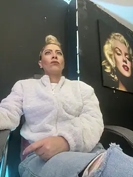 viktoria davis  online show from February 14, 9:44 pm