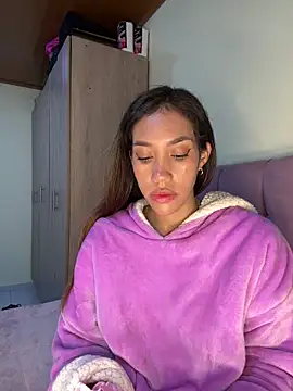 Snapshot of zoe_storm chatting on February 25, 3:05 am zoe storm online show from February 25, 3:05 am