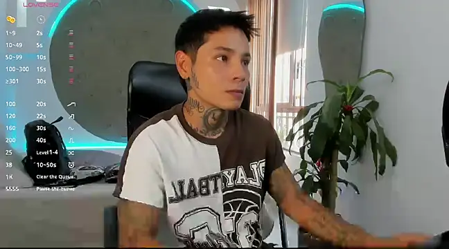 Snapshot of tattokoi chatting on March 9, 7:15 pm tattokoi online show from March 9, 7:15 pm