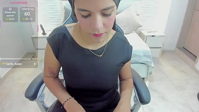 Zulema hamdi online show from November 4, 12:04 pm