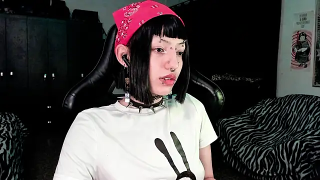 roxy toxic online show from January 16, 12:25 am