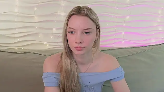 katt  y online show from February 20, 5:04 am