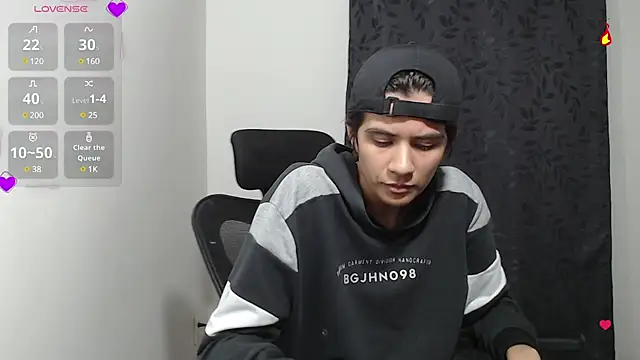 Snapshot of Dha_lia0 chatting on March 21, 9:56 am Dha lia0 online show from March 21, 9:56 am