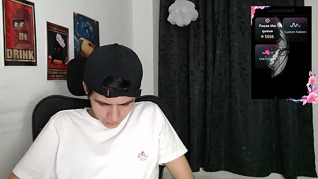 Snapshot of Dha_lia0 chatting on October 8, 3:26 am Dha lia0 online show from October 8, 3:26 am