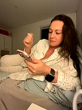 Snapshot of GoddessLucyRose chatting on October 15, 9:04 pm GoddessLucyRose online show from October 15, 9:04 pm