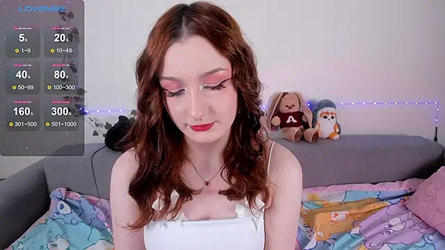 Snapshot of EmmyStar_ chatting on February 19, 10:42 pm EmmyStar  online show from February 19, 10:42 pm