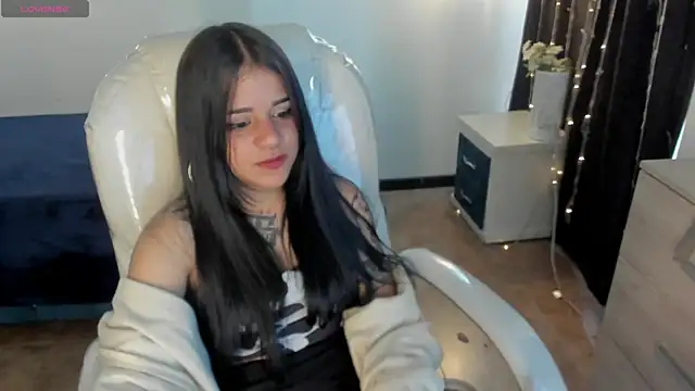 Snapshot of Nicole_Foxx_ chatting on February 28, 8:28 pm Nicole Foxx online show from February 28, 8:28 pm