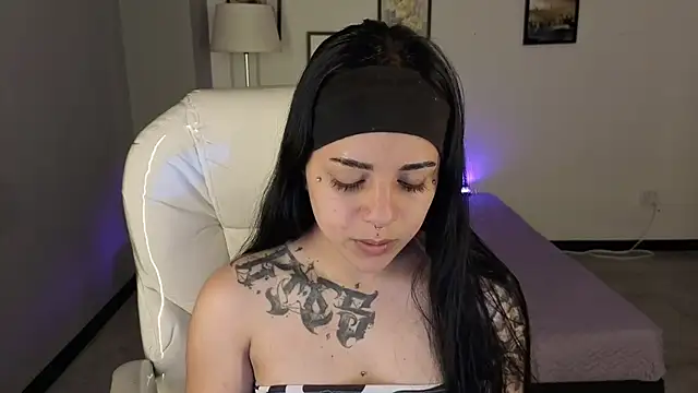 Snapshot of Nicole_Foxx_ chatting on October 3, 7:44 pm Nicole Foxx online show from October 3, 7:44 pm
