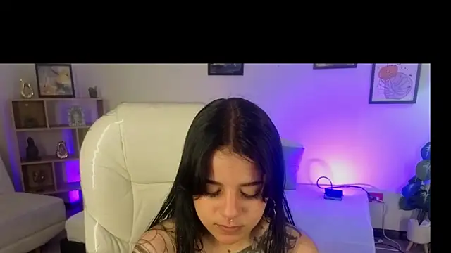 Snapshot of Nicole_Foxx_ chatting on October 18, 3:24 pm Nicole Foxx online show from October 18, 3:24 pm