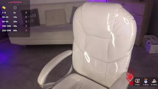 Nicole Foxx  online show from January 8, 7:38 pm