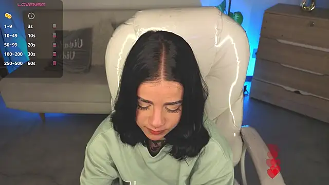 Nicole Foxx  online show from March 9, 8:35 pm