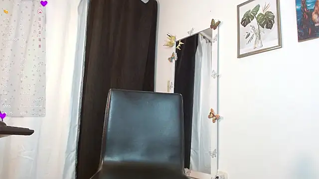 Snapshot of SophiaJohnson_17 chatting on October 3, 8:50 pm SophiaJohnson 17 online show from October 3, 8:50 pm