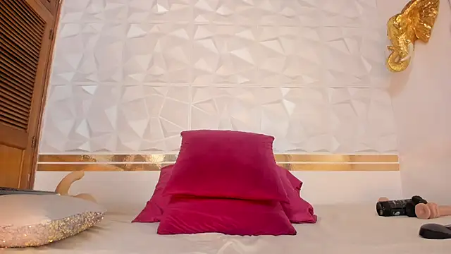 Sara Collinnss online show from March 27, 11:54 am