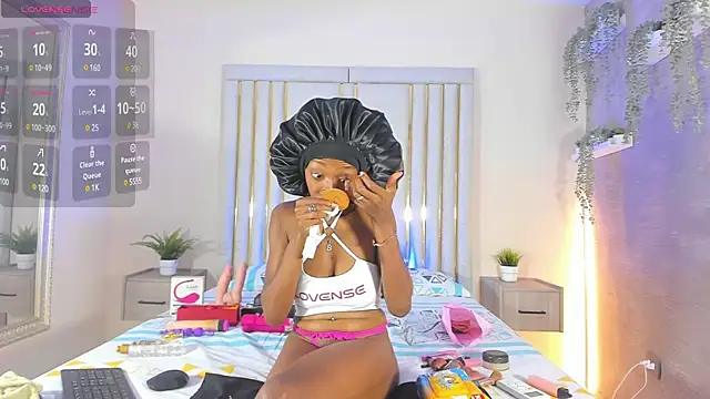 Snapshot of Liincostelloo chatting on February 28, 7:56 pm Liincostelloo online show from February 28, 7:56 pm