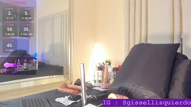 Snapshot of Liincostelloo chatting on November 17, 12:11 pm Liincostelloo online show from November 17, 12:11 pm