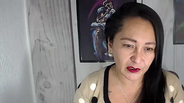 Snapshot of JULIANAWET69 chatting on October 14, 3:29 am JULIANAWET69 online show from October 14, 3:29 am