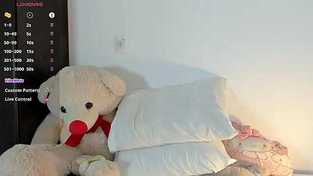 Snapshot of cute_dani01 chatting on June 6, 12:49 am cute dani01 online show from June 6, 12:49 am