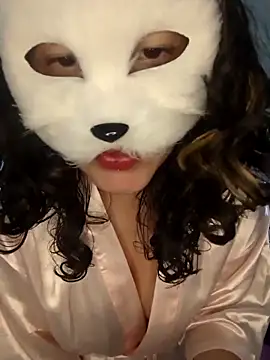 GinnyDelice online show from February 8, 3:41 am