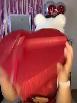 GinnyDelice online show from February 25, 11:33 pm