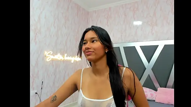 Snapshot of LIA_SWAN_ chatting on February 24, 3:44 am LIA SWAN  online show from February 24, 3:44 am