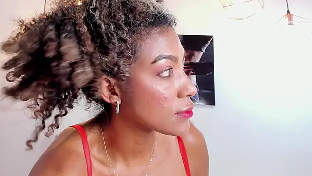 Snapshot of hailey_thompsonX chatting on February 6, 4:47 pm hailey thompsonX online show from February 6, 4:47 pm