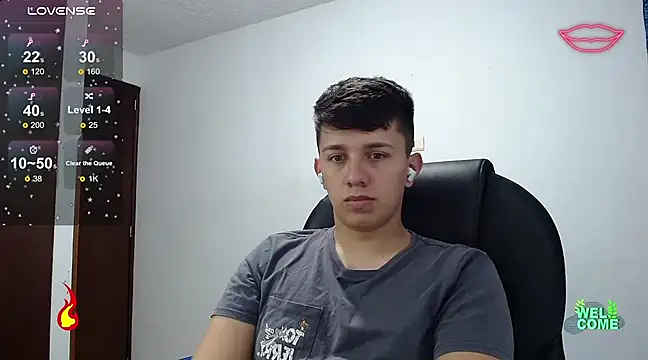 Snapshot of Alan_red chatting on February 28, 3:26 am Alan red online show from February 28, 3:26 am