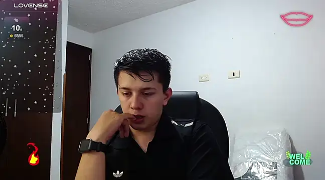 Snapshot of Alan_red chatting on March 21, 2:50 am Alan red online show from March 21, 2:50 am