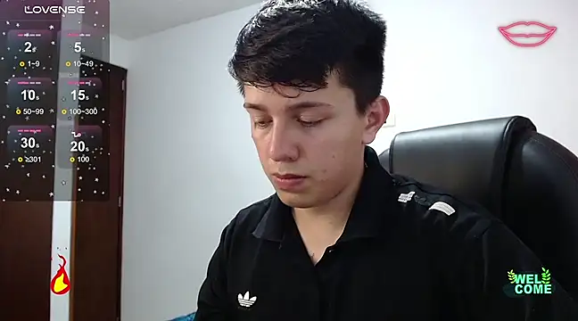 Snapshot of Alan_red chatting on March 22, 2:27 am Alan red online show from March 22, 2:27 am