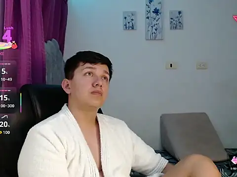 Snapshot of Alan_red chatting on September 25, 1:20 am Alan red online show from September 25, 1:20 am