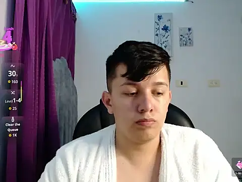 Snapshot of Alan_red chatting on October 7, 11:24 pm Alan red online show from October 7, 11:24 pm