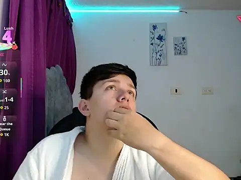 Snapshot of Alan_red chatting on October 25, 2:19 am Alan red online show from October 25, 2:19 am