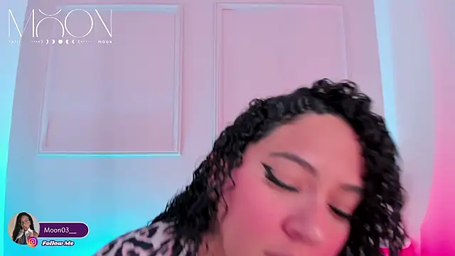 tatii moon online show from December 15, 5:23 am