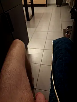 Snapshot of guilove5 chatting on January 19, 8:30 pm guilove5 online show from January 19, 8:30 pm