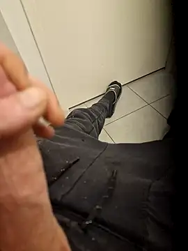 Snapshot of guilove5 chatting on January 26, 1:25 pm guilove5 online show from January 26, 1:25 pm