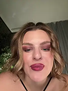 Snapshot of Mary_lost chatting on November 28, 7:49 pm Mary lost online show from November 28, 7:49 pm