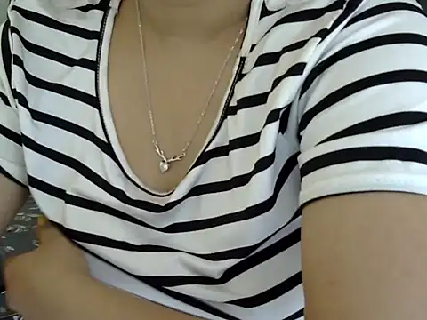 Snapshot of Shanaya1 chatting on March 7, 8:34 am Shanaya1 online show from March 7, 8:34 am