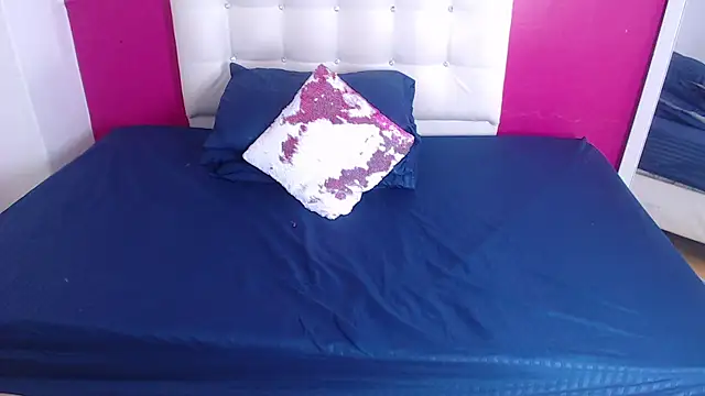 tinyy whore18 online show from October 22, 4:07 pm