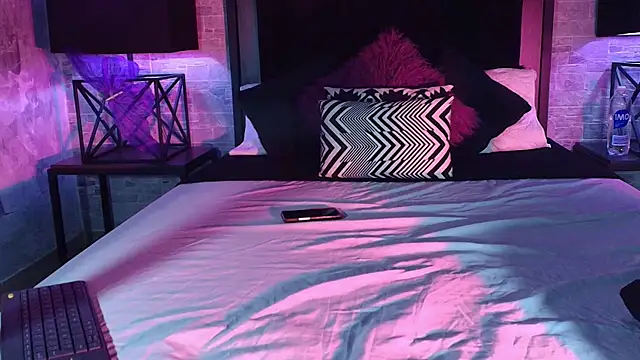 Bella Smiith  online show from February 10, 7:28 pm