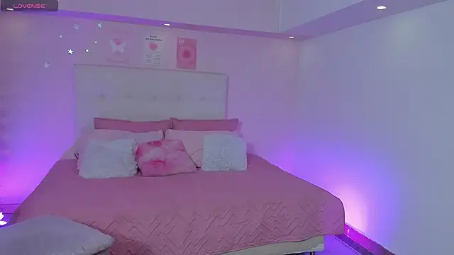 ScarlettDreamss7 online show from November 2, 3:25 pm