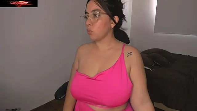 Snapshot of brithany_olson25 chatting on January 24, 8:54 pm brithany olson25 online show from January 24, 8:54 pm