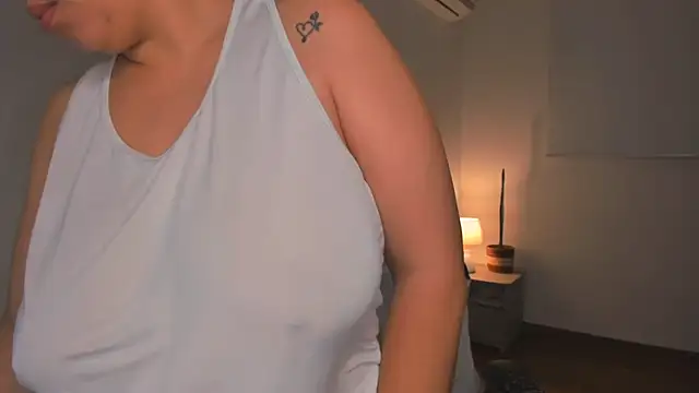Snapshot of brithany_olson25 chatting on March 18, 9:42 am brithany olson25 online show from March 18, 9:42 am