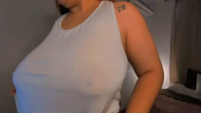 Snapshot of brithany_olson25 chatting on September 27, 12:43 pm brithany olson25 online show from September 27, 12:43 pm