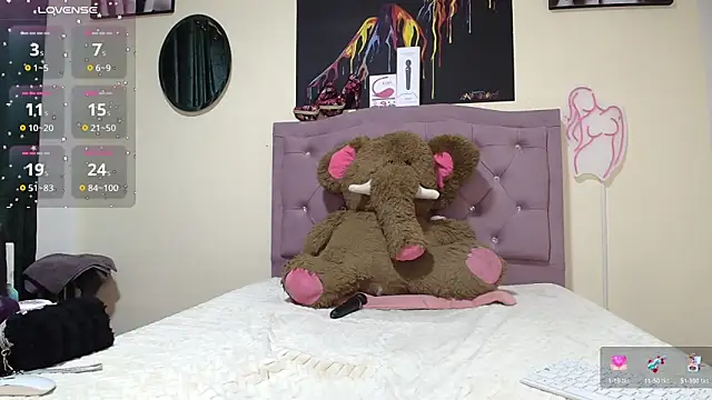 Emmie Hot online show from December 19, 12:12 pm