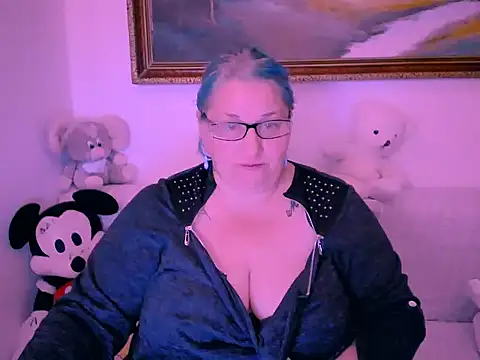 mayamayx online show from November 1, 9:28 pm