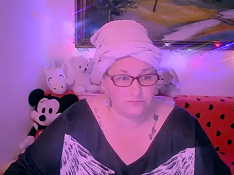 mayamayx online show from November 22, 8:08 pm