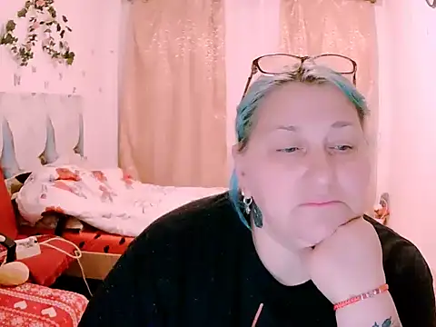 Snapshot of mayamayx chatting on May 9, 7:52 pm mayamayx online show from May 9, 7:52 pm