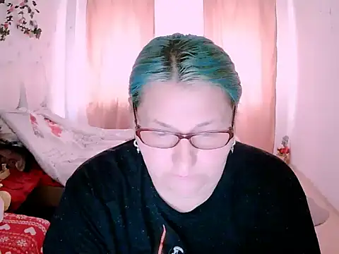 Snapshot of mayamayx chatting on May 10, 10:31 am mayamayx online show from May 10, 10:31 am